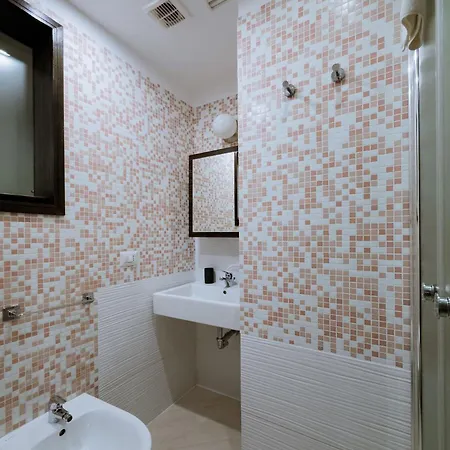 Pensión Cavour 3*